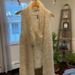 XS Kensie Fluffy Sleeveless Blanket Cardigan